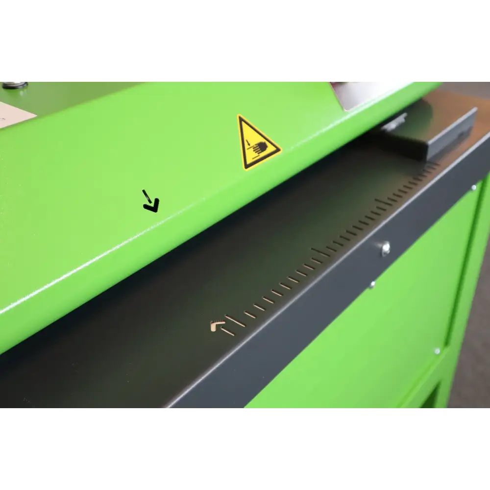 Green and gray Cp422s3i-3ph industrial cardboard shredding machine with dust extraction